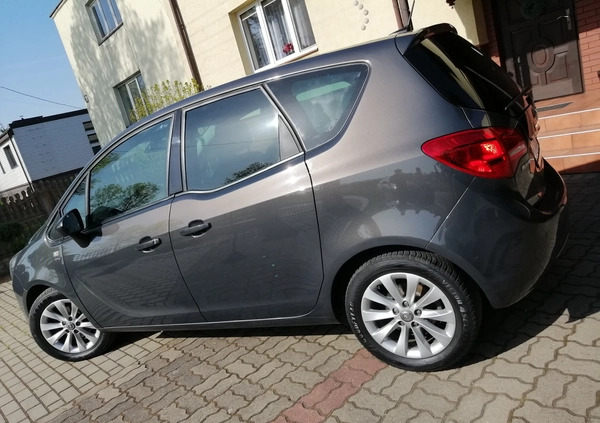 Opel Meriva cena 43700 przebieg: 92000, rok produkcji 2017 z Łask małe 497